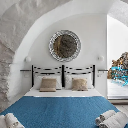 Pepita , Big Window To The Sea Апартаменты Манарола