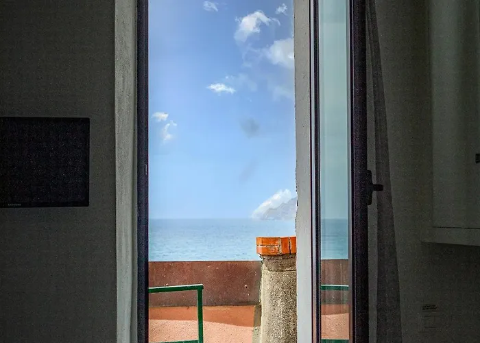 아파트 Pepita , Big Window To The Sea 마나롤라